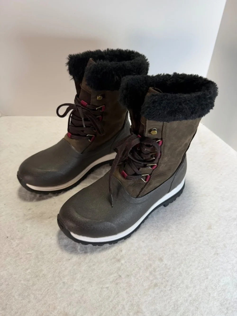 Muck Arctic Ice Lace Boots Womens 9 Waterproof Vibram Arctic Grip NWOT